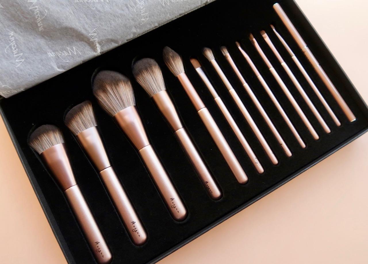 Macynn Dream Set Premium Makeup Brush Set for an airbrushed makeup finish!