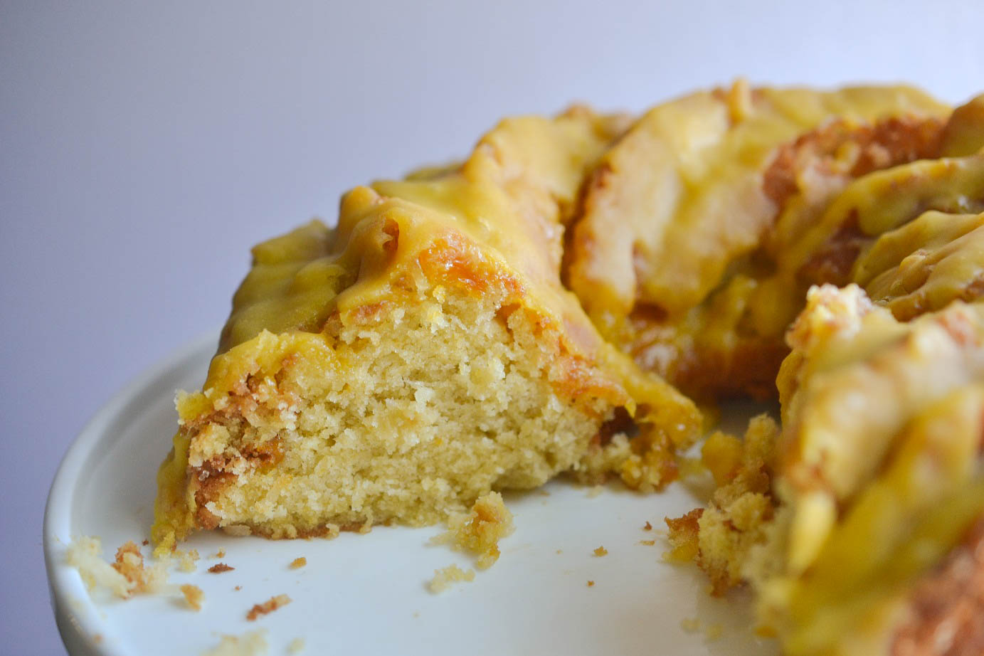Greedy Girl : Disastrously delicious Mango crunch cake