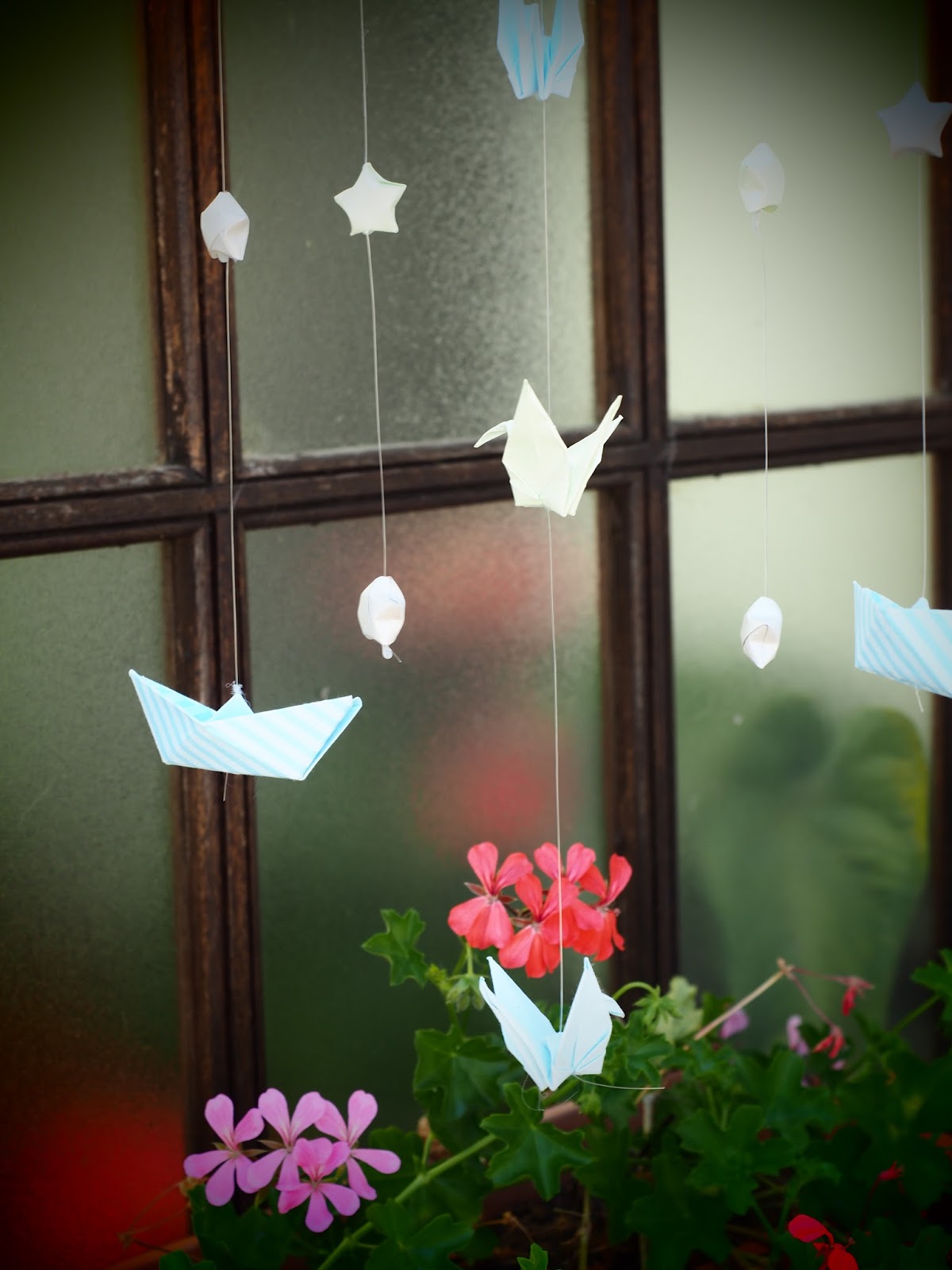 Paper Lover pt Origami baby mobile