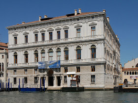 Aulenti was commissioned by her friend Gianni Agnelli to restore Palazzo Grassi after it was acquired by Fiat