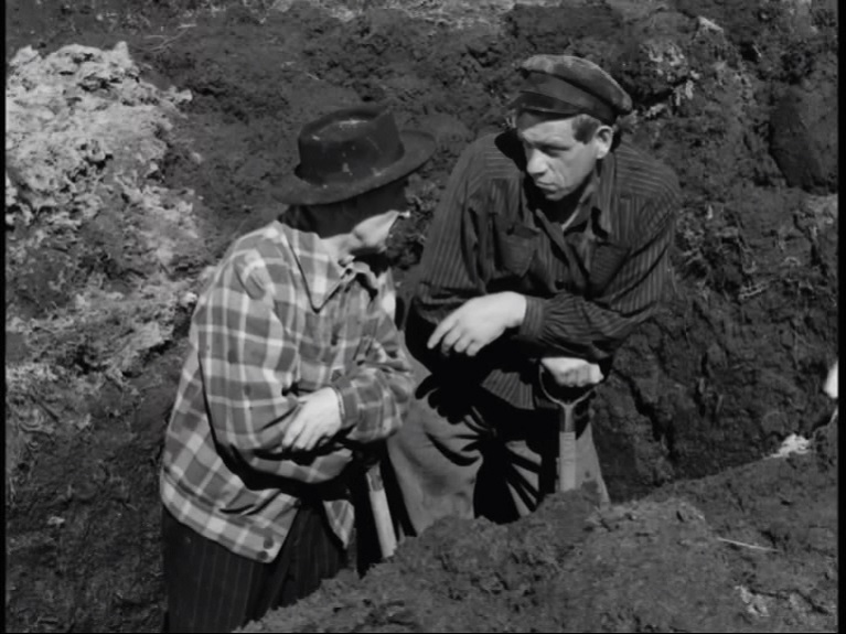 A BRUXA VOLTA À VIDA (LEGENDADO/DVD-RIP) – 1952 A%2BBruxa%2BVolta%2B%25C3%25A0%2BVida%2B%25281952%2529_snapshot_00.03.01.155