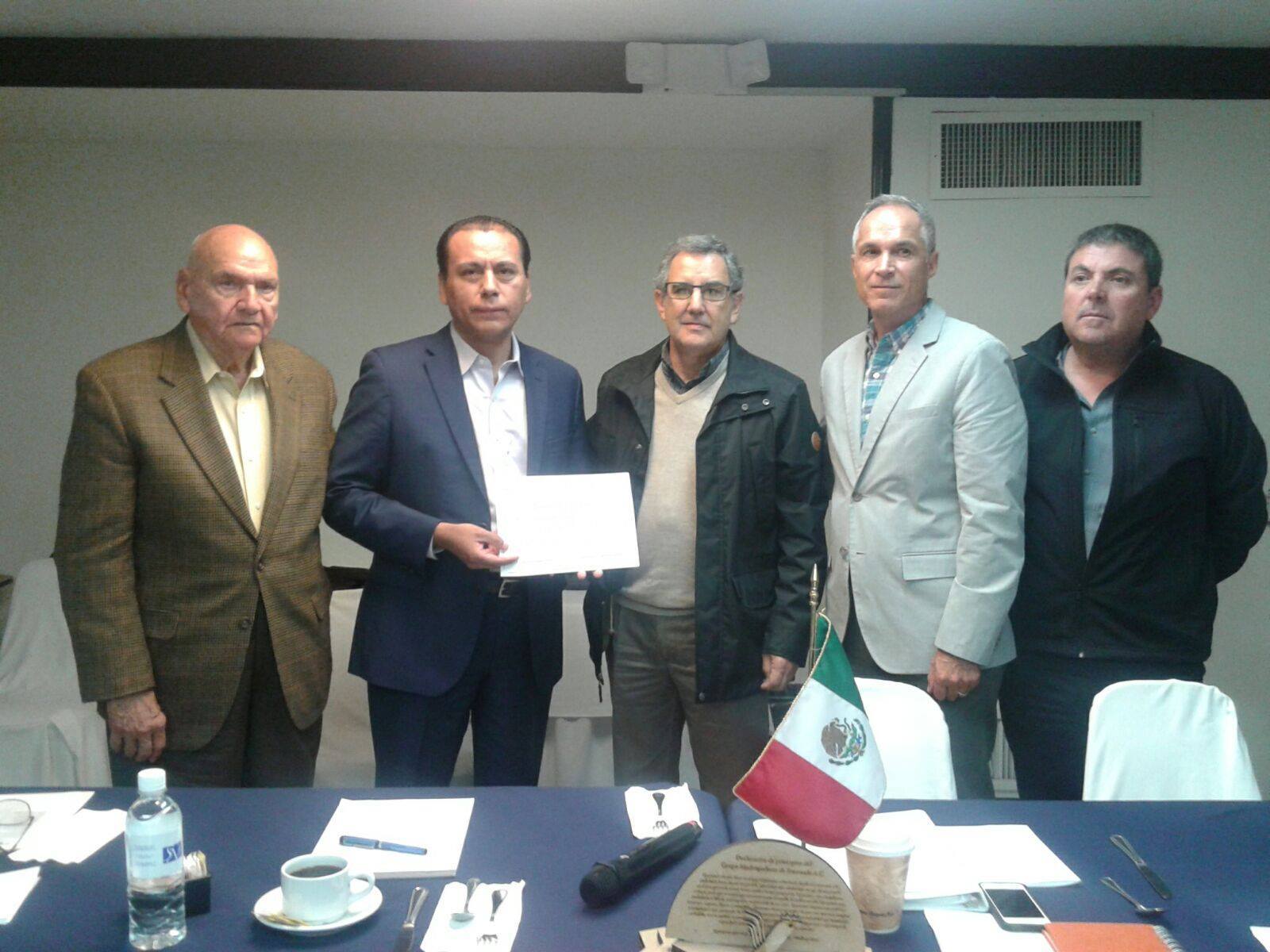 Cero Grados Se Reúne Daniel de la Rosa con Grupo Madrugadores de Ensenada Cero Grados Se Reúne Daniel de la Rosa con Grupo Madrugadores de Ensenada