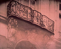 Balcon de l'hôtel de Chenizot 51 rue Saint-Louis-en-l'Ile à Paris, photo de Atget 1908
