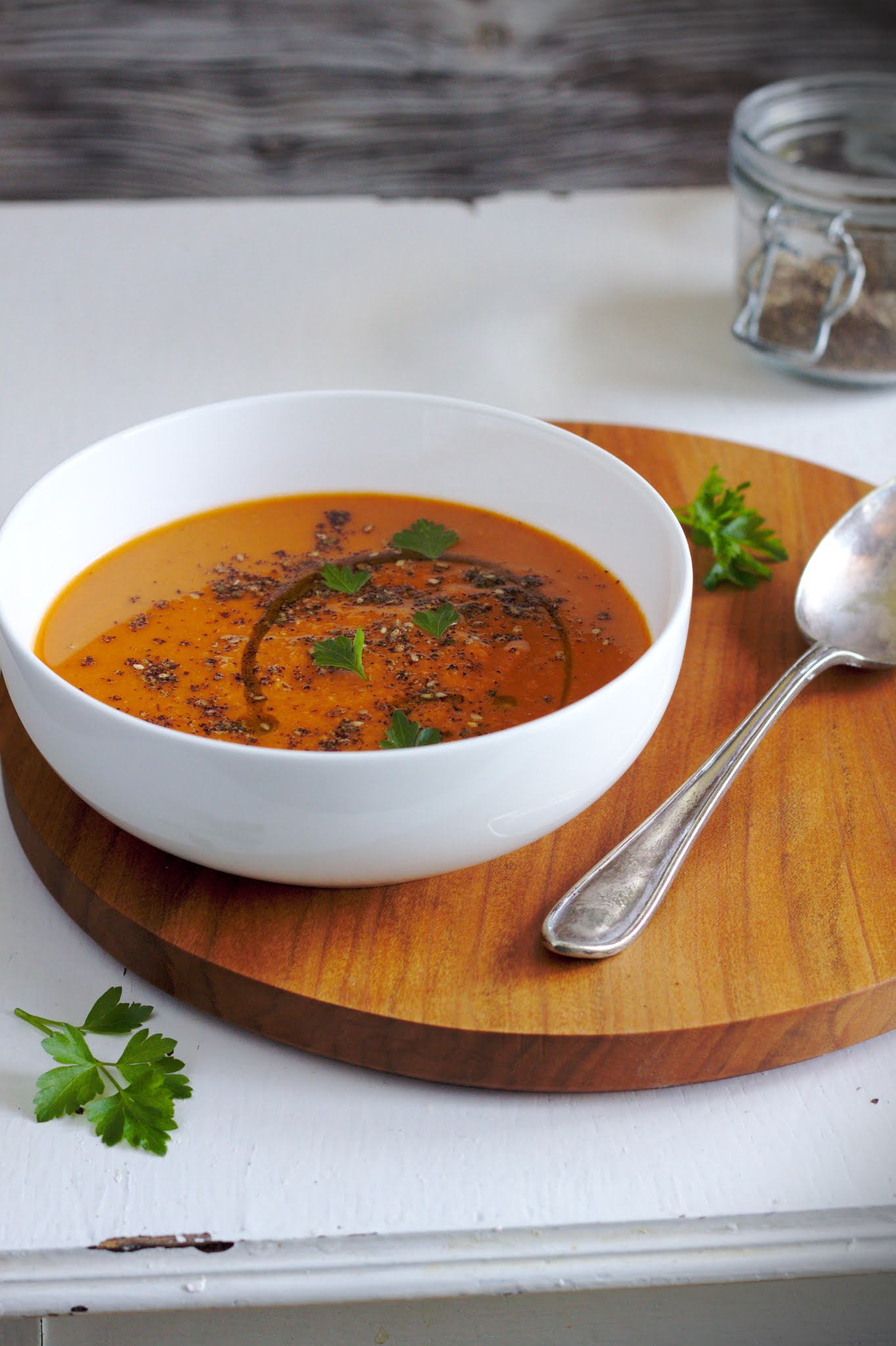 Tomato, za'atar and red lentil soup // Soupe à la tomate, au za'atar et