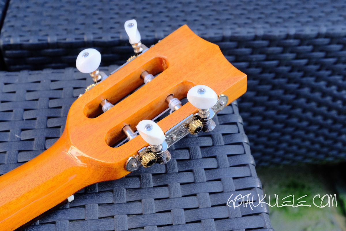 Mainland Ukuleles Mahogany Tenor Slotted Headstock Ukulele REVIEW