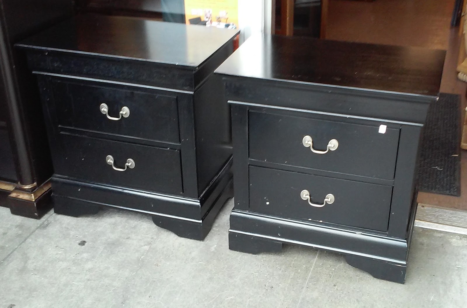 UHURU FURNITURE & COLLECTIBLES SOLD 4019 Coaster Furniture Cambridge