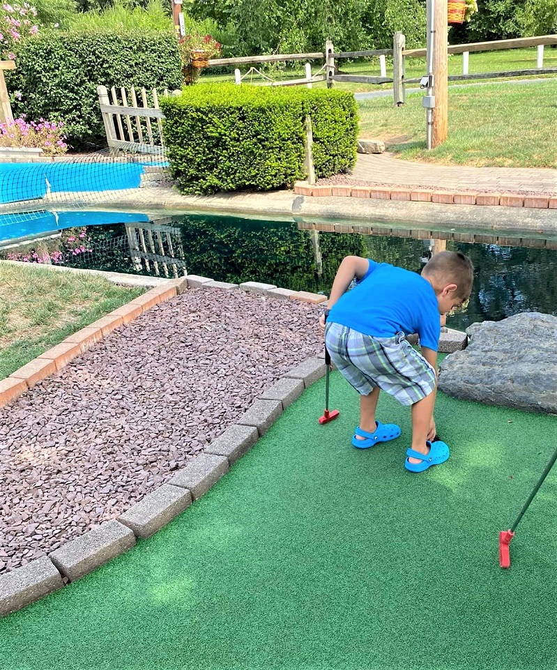 Pennsylvania Beyond Travel Blog Fun Afternoon Playing Mini Golf On pennsylvania-beyond-travel-blog-fun-afternoon-playing-mini-golf-on
