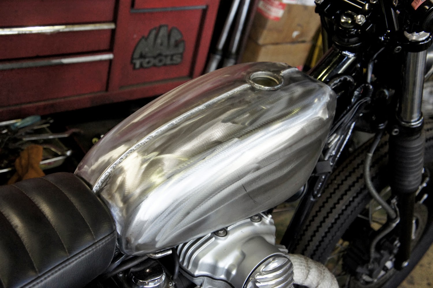 proper M/C builds: W650 - TANK
