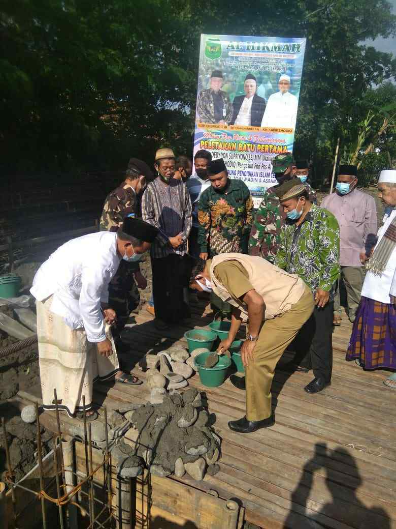 peletakan batu pertama