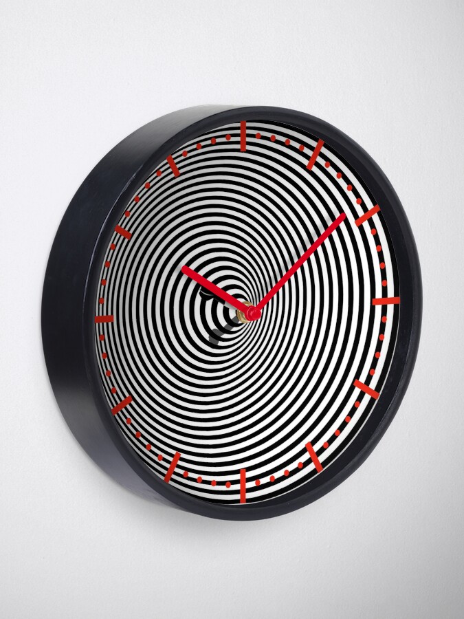 Artworks by TeAnne Optical Illusion clock