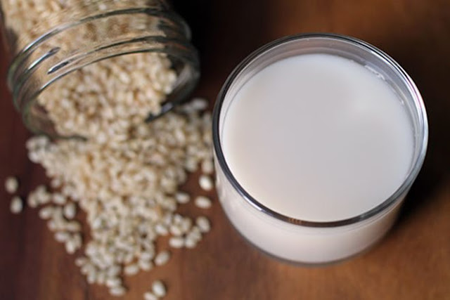 Cách làm sữa gạo cho mẹ sau sinh - lợi sữa cho con, làm đẹp cho mẹ