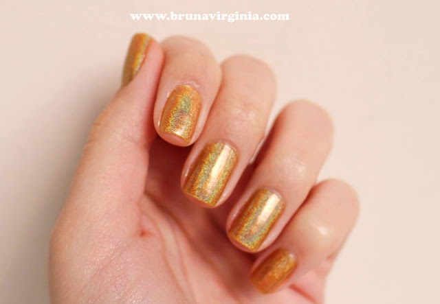 Unha da semana: Esmalte holográfico dourado Born Pretty Store!