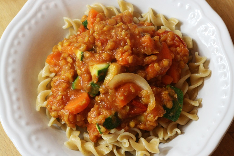 Sekundentakt: Nudeln mit Curry-Linsen-Sauce