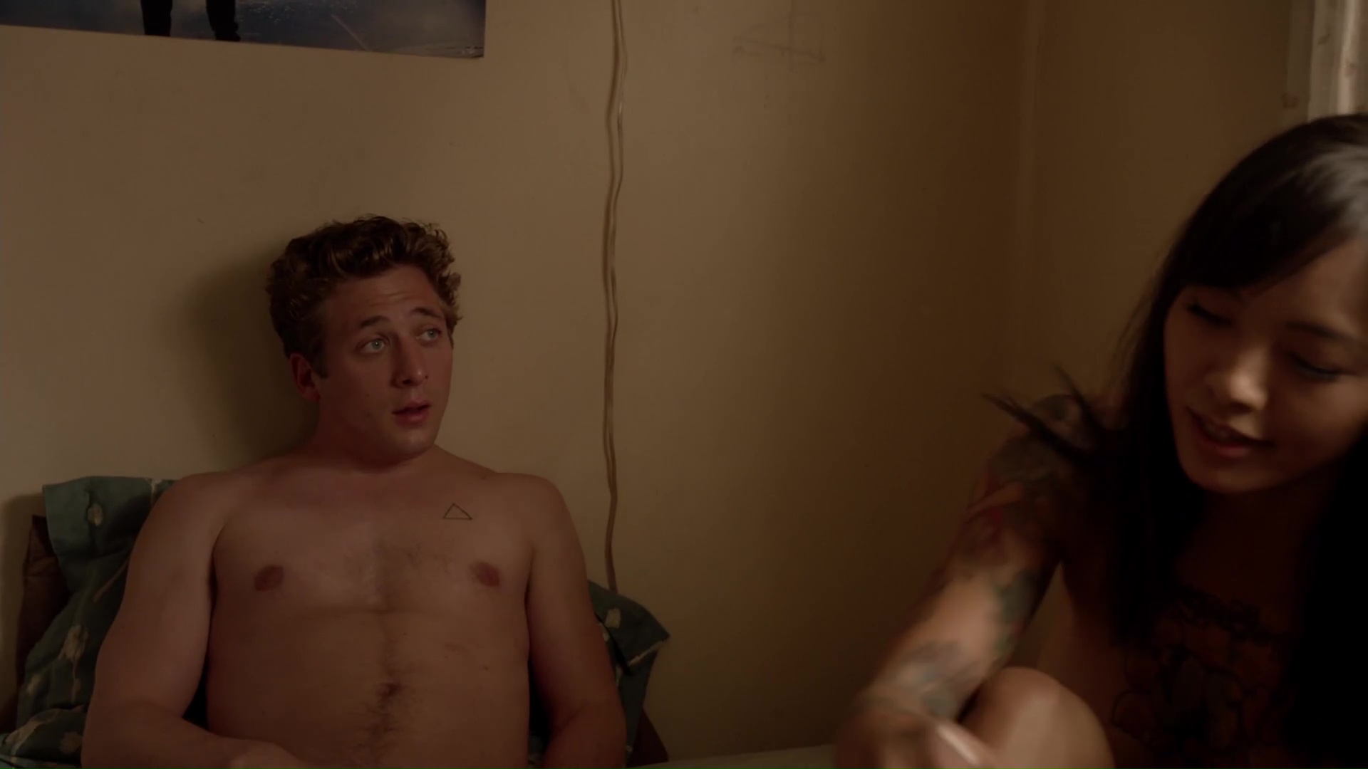Jeremy Allen White shirtless in Shameless 8-09 "The Fugees" 
