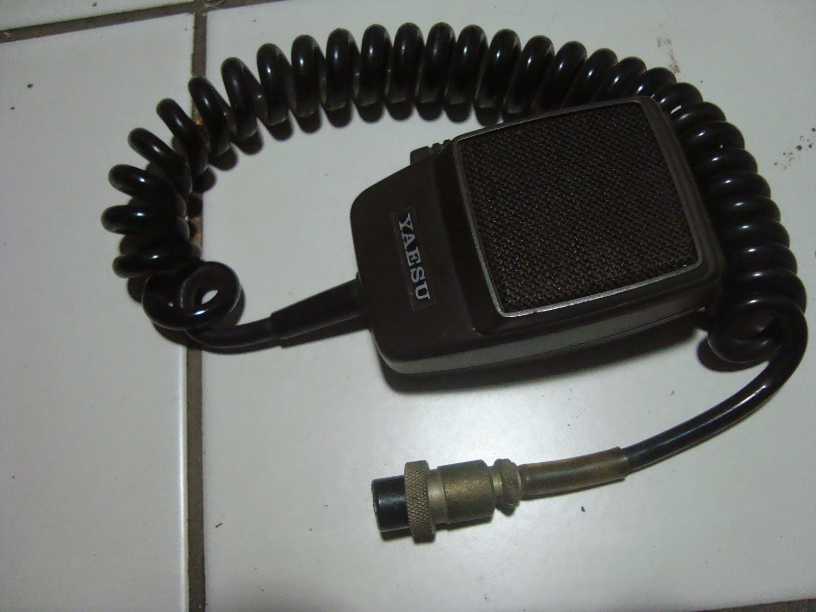 RADIO SELLER Hand Microphone for YAESU FT (SOLD)