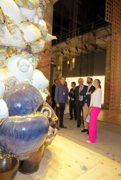 Hereditary Grand Duke Guillaume and Hereditary Grand Duchess Stéphanie visited the "Viva Arte Viva" official exhibition at Venetian Arsenal in Venice. Duchess wore Pink trousers and satin blouse