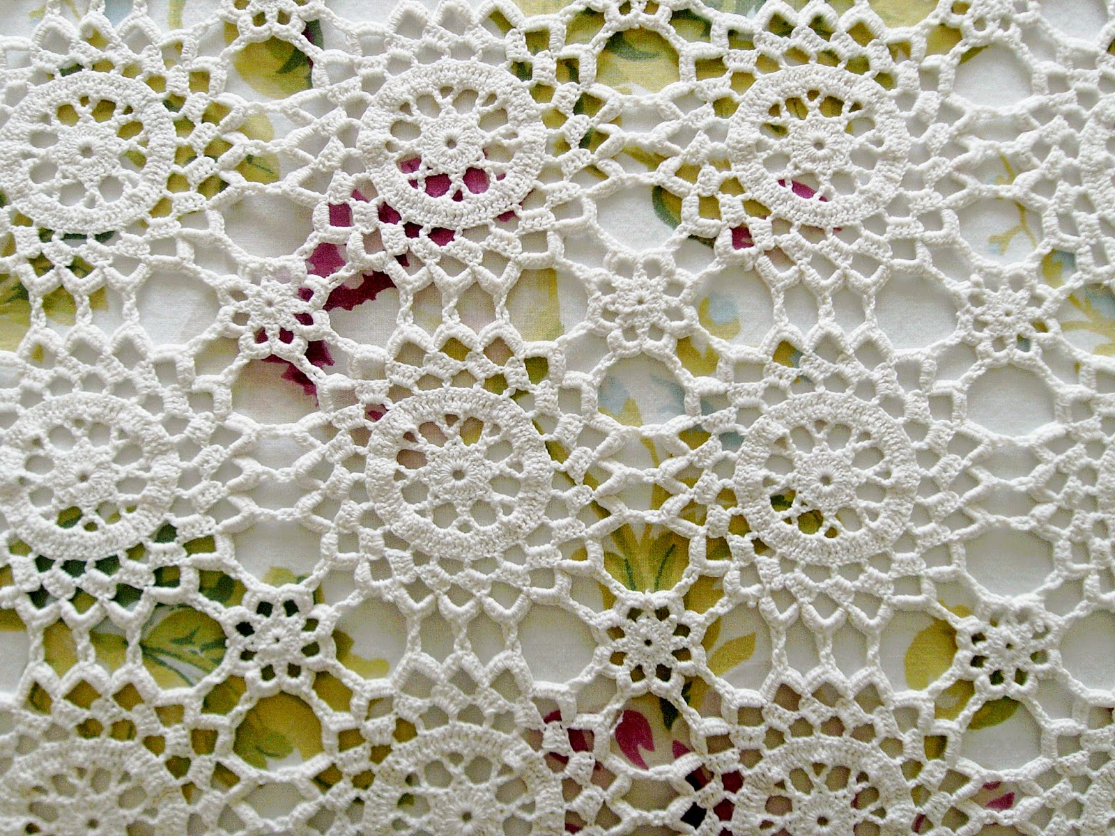 JiggleMaWiggle Victorian Crochet Bedspread