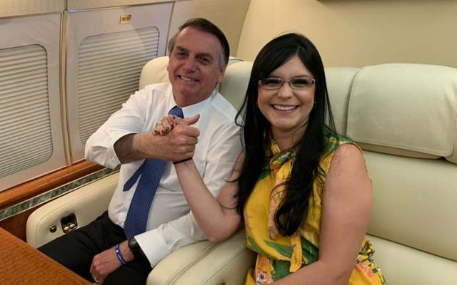 Dayane Pimentel diz que presidente Bolsonaro é 'uma farsa'