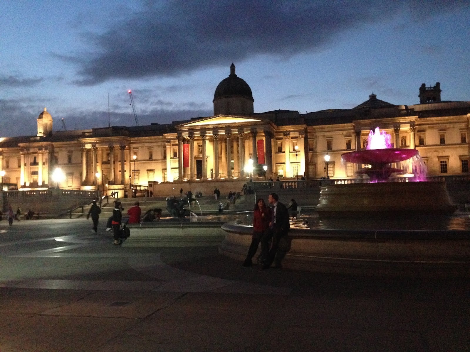 Mike Jutan's World: London 2015 Day 20: Buckingham Palace at night