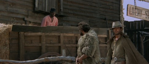 OS QUATRO DA AVE MARIA (BDRIP / DUBLADO / 1080P) - 1968 0192DF6DE6C24B5D99CF88216A46CF8A