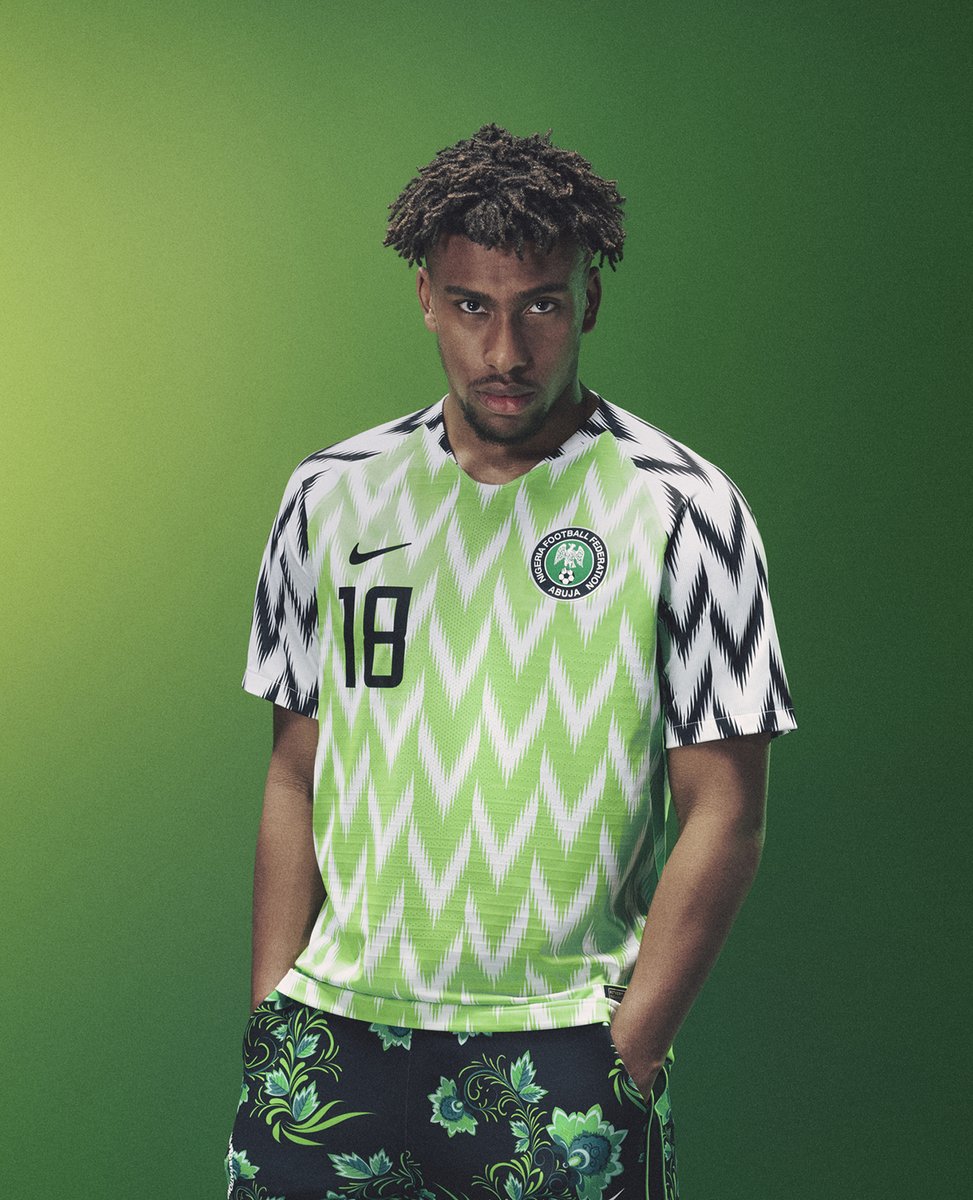 Hundreds of Fans Outside Nike Store For Nigeria 2018 - Footy Headlines