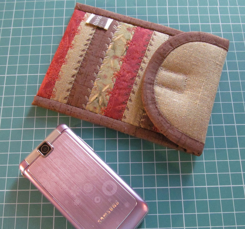 Sew a Purse-Phone Case. Tutorial DIY in Pictures.
