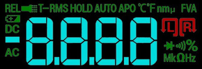 The small 30 x 11 mm² colour display. Aneng-A3008-multimeter-tested-03 (© 2021 Jos Verstraten)