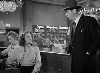 Jeanne Cagney (Center)