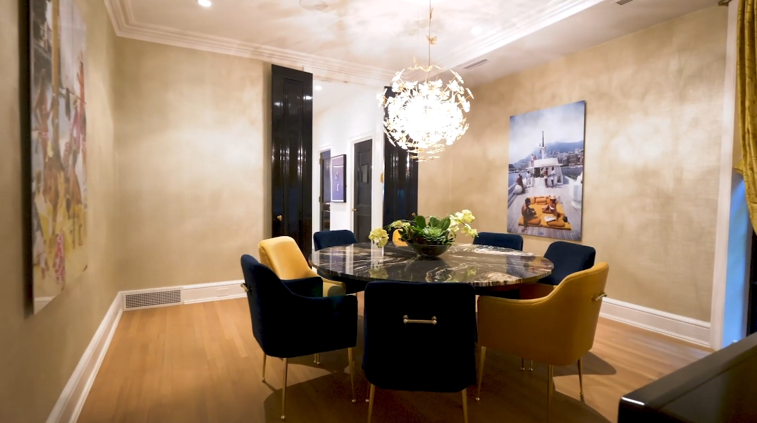19 Photos vs. 23 E Scott St, Chicago Interior Design Luxury Home Tour
