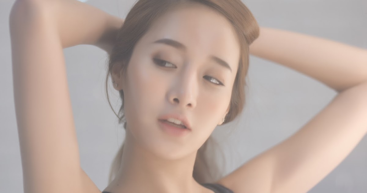 Hot girl…Pichana Yoosuk