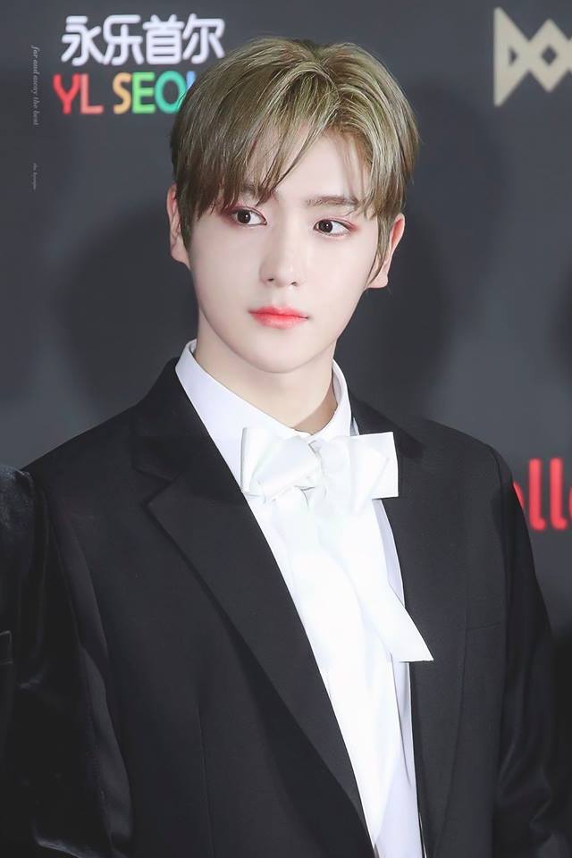 어제 얼굴에 왕자와 완댜가 존재했다는 남자아이돌 둘 | 인스티즈