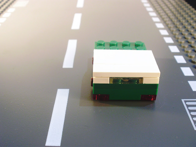 MOC LEGO micro carro verde