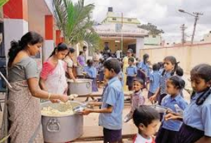 Roti and Salt served to students in Mirzapur