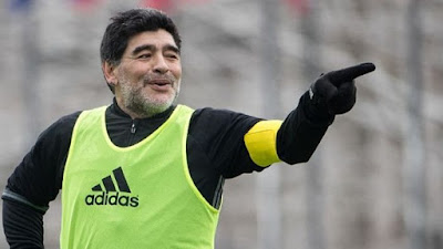 Legenda Sepak Bola Diego Maradona Dibaptis Di Sungai Yordan