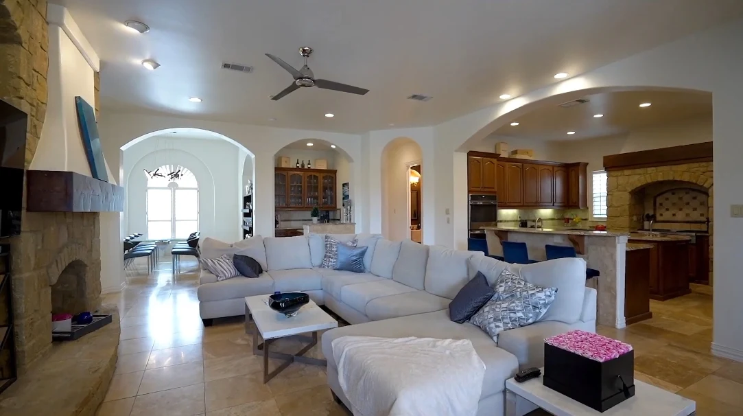 29 Photos vs. 101 Lakeway Hills Cove, Lakeway, TX Interior Design Luxury Home Tour