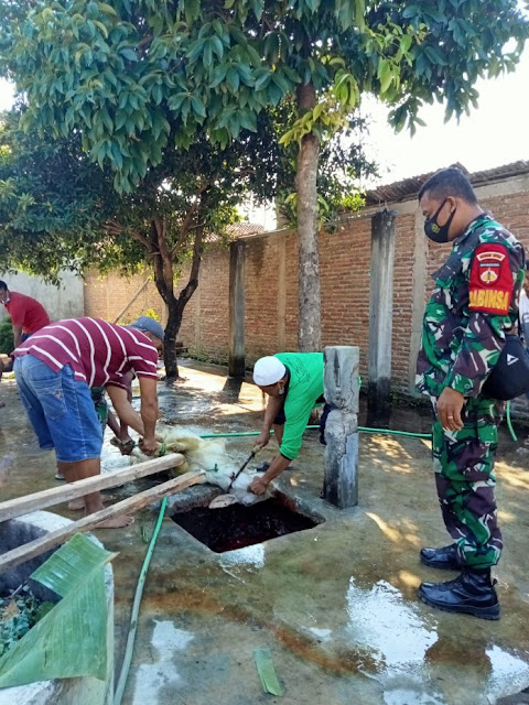 Putra Gemolong bekerjasama dengan Koramil 15/Gemolong dan Koramil 17/Sumberlawang menyalurkan hewan Qurban kepada masyarakat