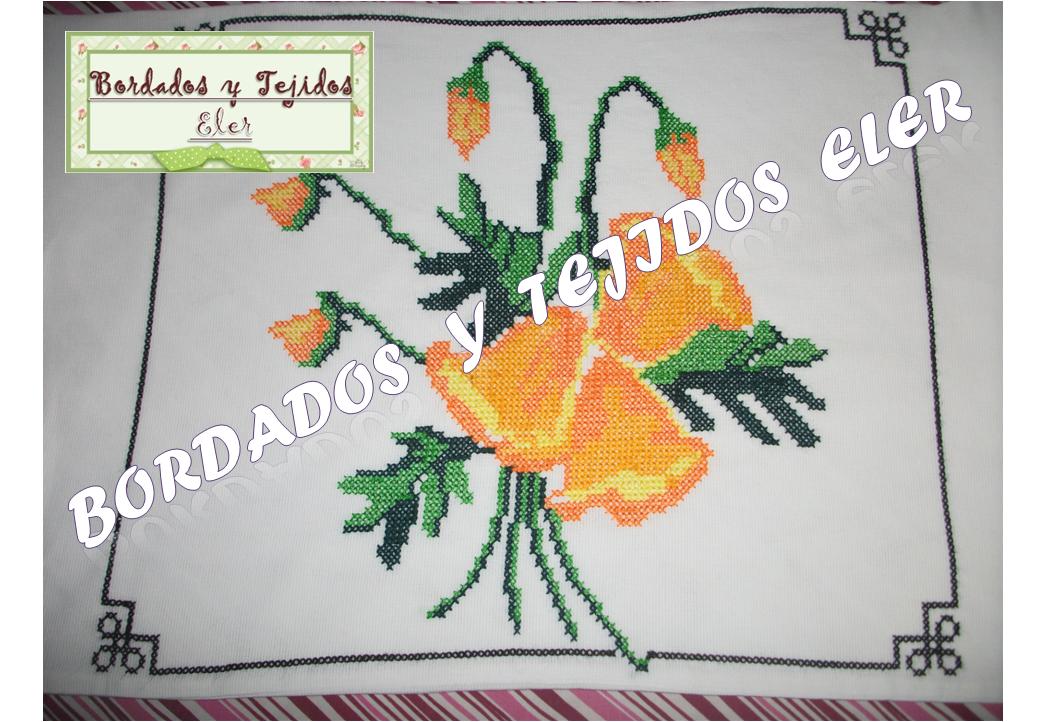 BORDADOS Y TEJIDOS ELER: ALMOHADONES EN PUNTO DE CRUZ