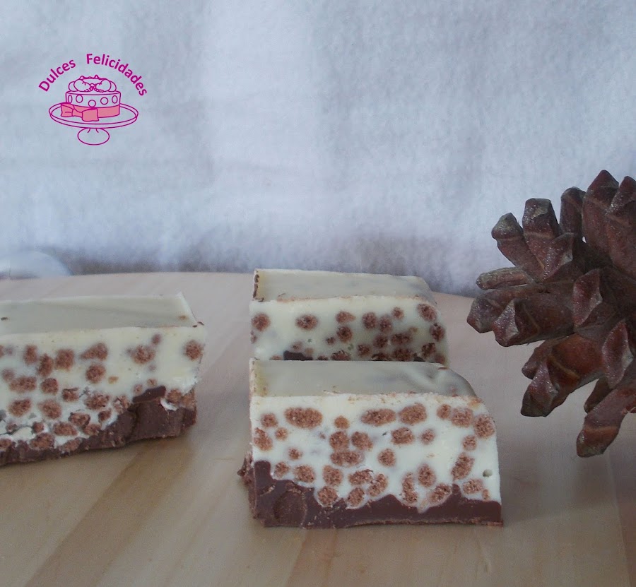 Turrón crujiente de dos chocolates