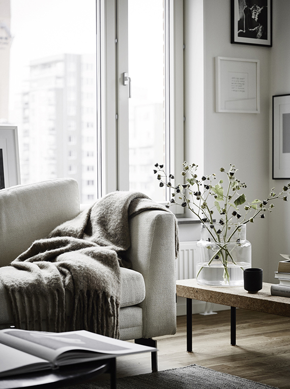 Cozy scandinavian living room by Jonas Berg 