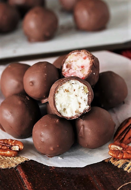 Kentucky Chocolate Bourbon Balls - The Seasoned Mom