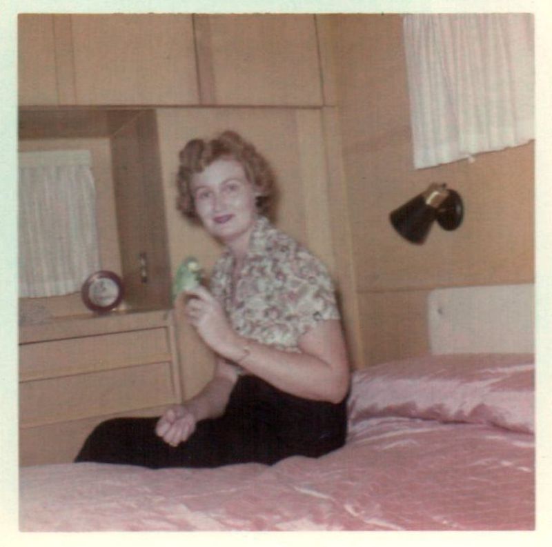 30 Cool Pics Capture People on the Beds in the 1950s ~ Vintage Everyday