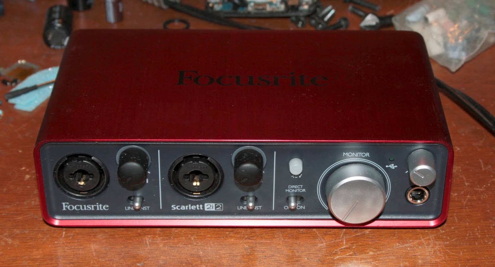 Connecting Focusrite Scarlett Solo Gen 4 audio interface to M