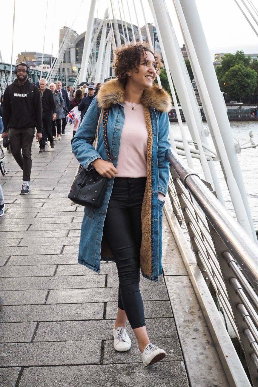 Travel blogger in London