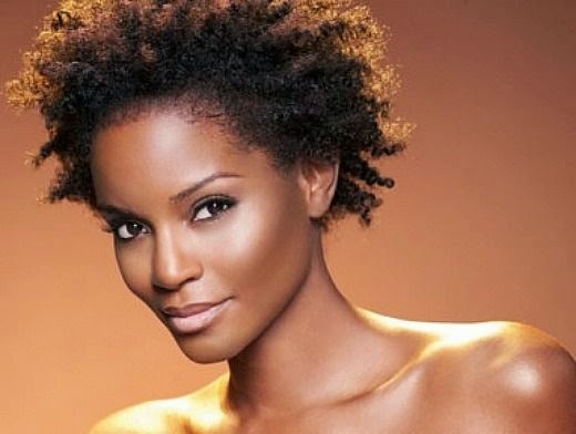 Nappy, un look chargé d’histoires : Beauté, tendance, mode, culture, cheveux, Nappy, hair, noire, black, crépu, naturel, afro, femme, Coiffure, coupe, origines, LEUKSENEGAL, Dakar, Sénégal, Afrique Nappy, un look chargé d’histoires : Beauté, tendance, mode, culture, cheveux, Nappy, hair, noire, black, crépu, naturel, afro, femme, Coiffure, coupe, origines, LEUKSENEGAL, Dakar, Sénégal, Afrique