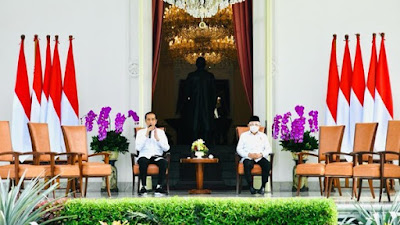 M daftar awal menteri di kabinet Jokowi, siapa yang akan di-reshuffle? 1 Momen Jokowi Umumkan 6 Menteri Baru di Gedung Negara. 4169 Daftar Perdana Menteri M Kabinet Jokowi, Siapa yang Dirombak?
