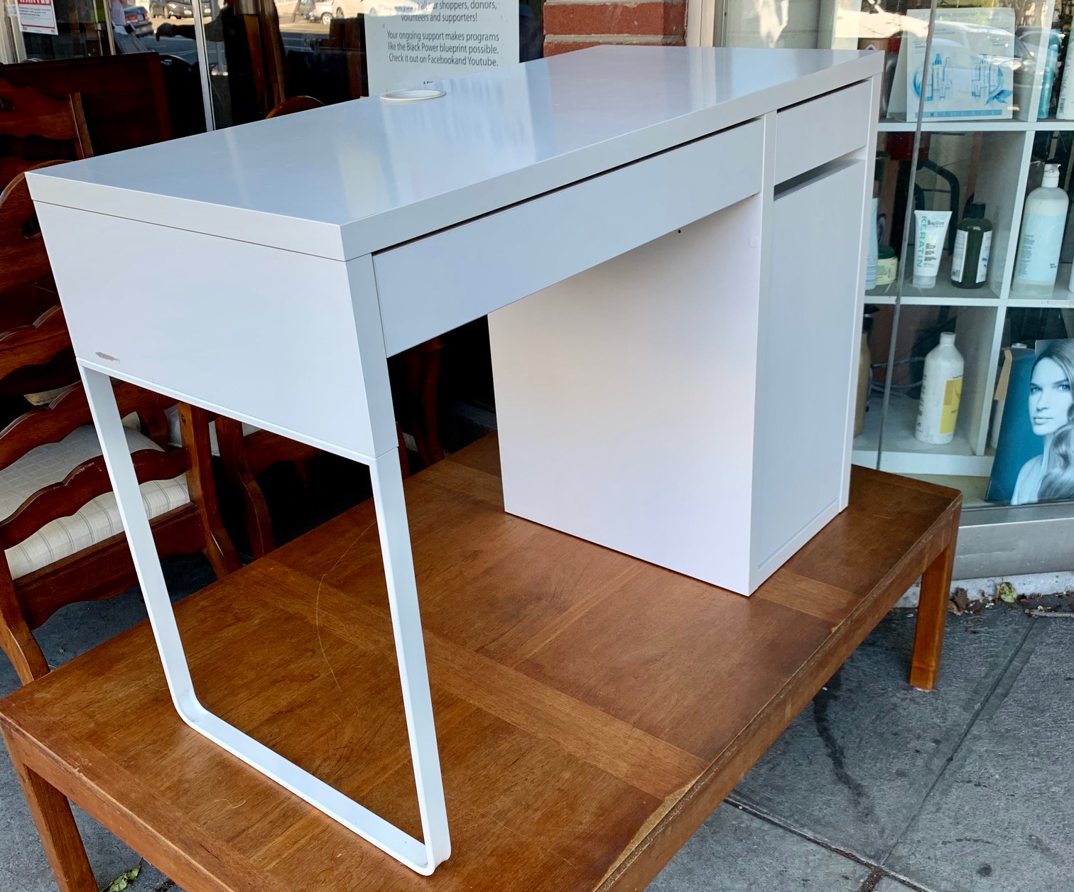 UHURU FURNITURE & COLLECTIBLES SOLD 104063 White Laminate Desk 41” L