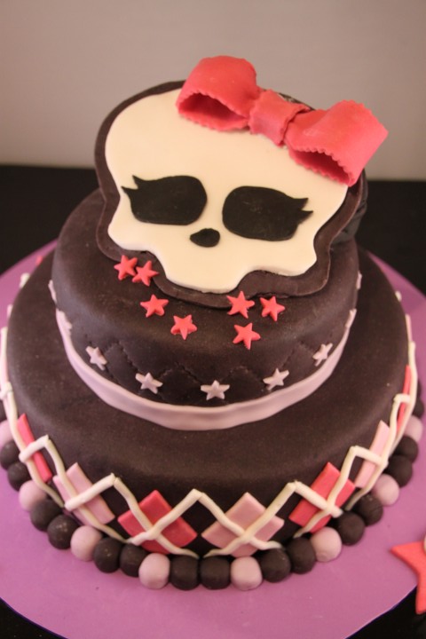 Tarta Monster High. ¡¡¡Felicidades Cris!!! - Cook the cake