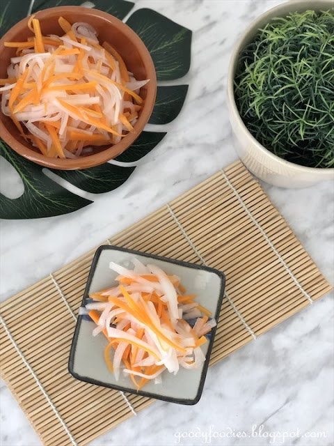Vietnamese pickled carrot and daikon recipe