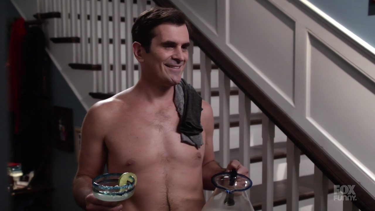 Ty Burrell and Matthew Broderick shirtless in Modern Family 4-08 "Mist...