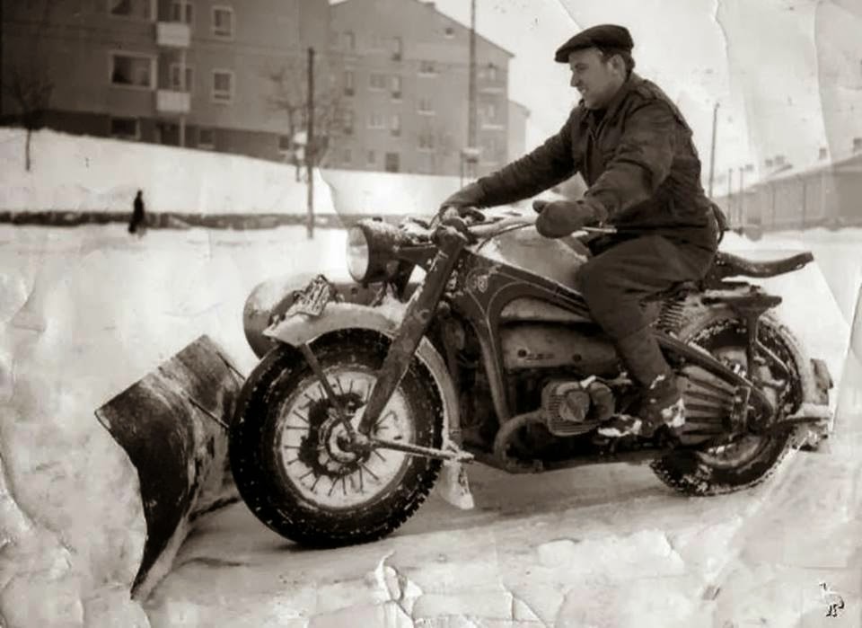 мотоцикл для зимней езды. иж планета 5 в грязи. мотоцикл урал герап. можно ли ездить на урале. иж планета 5 с коляской в грязи.